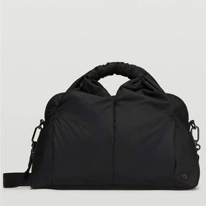 Lululemon Gathered Handle Gym Bag *14L Black